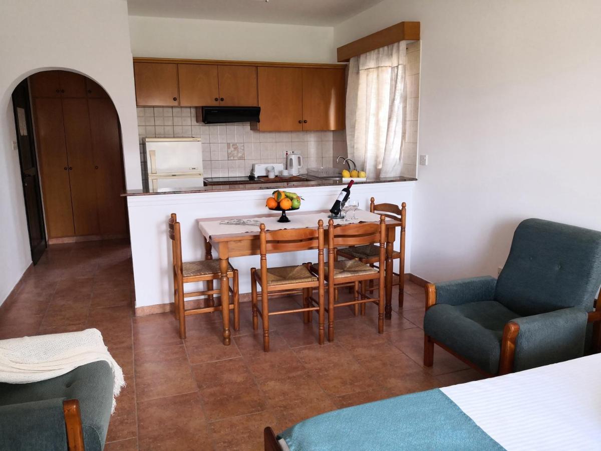 Seashell Apartments Paphos Luaran gambar